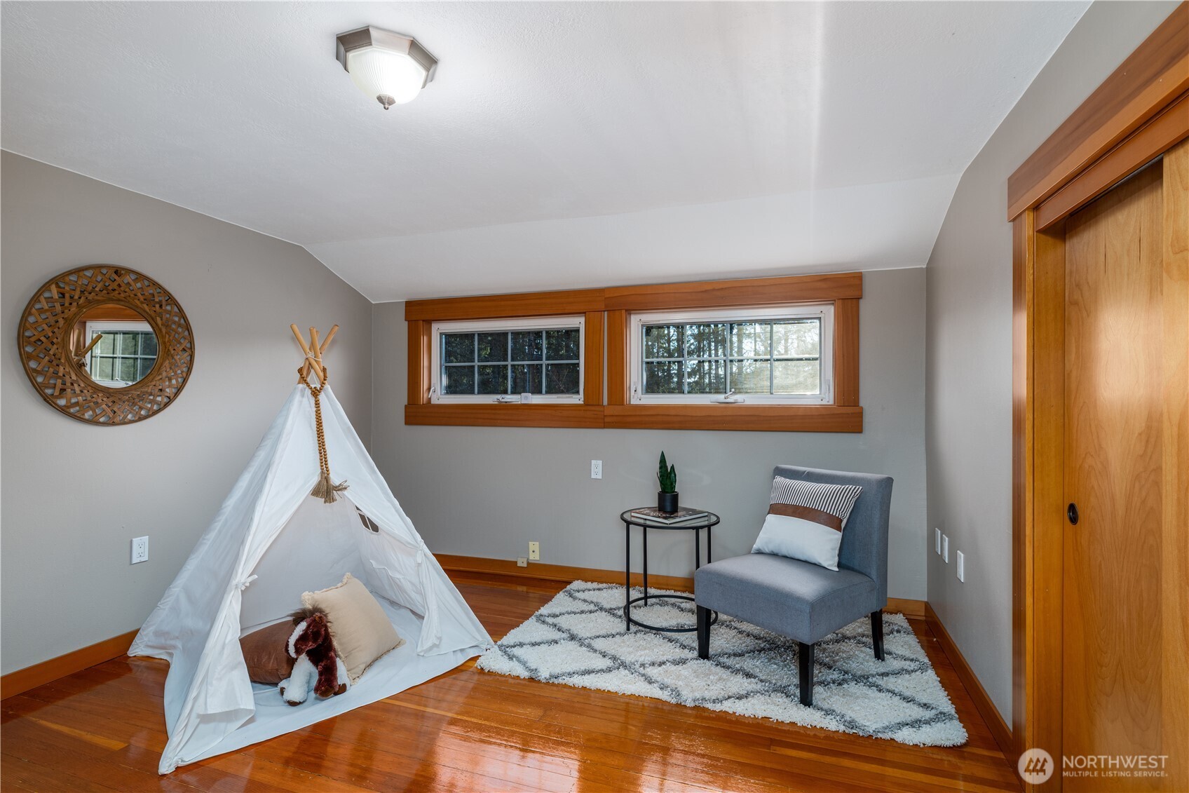 5981 Southeast Arcadia Road Shelton, WA 98584 - Photo 18 of 35 a living room with furniture and a window