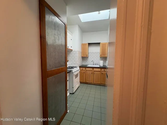 $2,300 | 302 Wall Street, Unit 3, Kingston, NY 12401