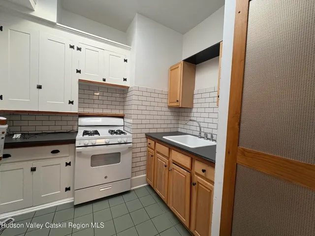 $2,300 | 302 Wall Street, Unit 3, Kingston, NY 12401