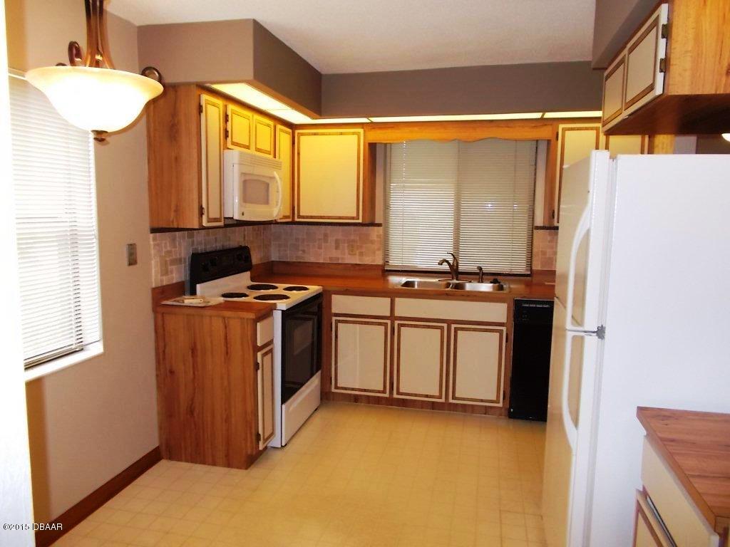 4 Ridge Trail Ormond Beach, FL 32174 - Photo 2 of 11 Eat-In Kitchen