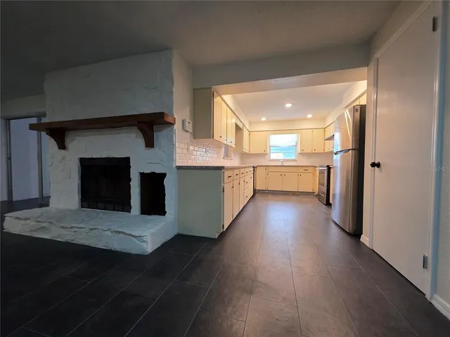 $3,000 | 5611 6th Street, Zephyrhills, FL 33542