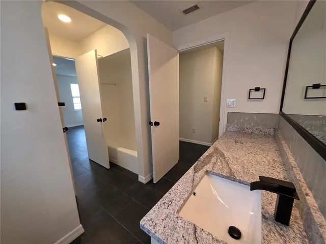 $3,000 | 5611 6th Street, Zephyrhills, FL 33542