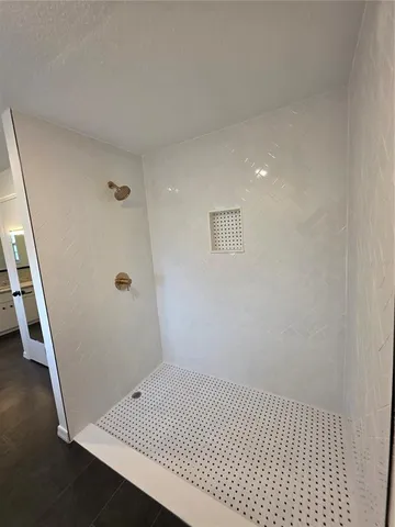 $3,000 | 5611 6th Street, Zephyrhills, FL 33542