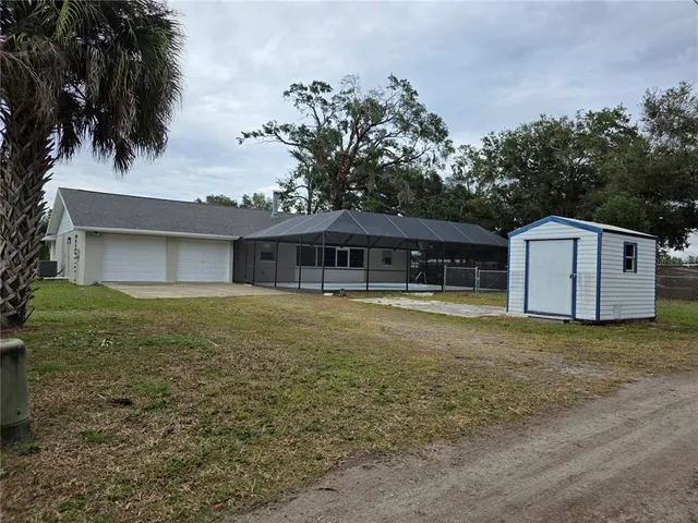 $3,000 | 5611 6th Street, Zephyrhills, FL 33542