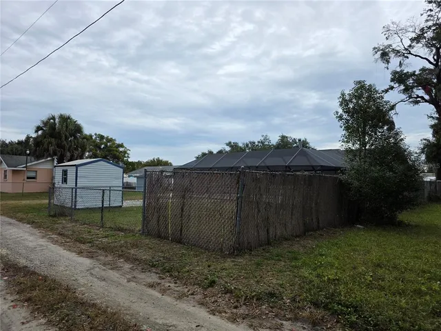 $3,000 | 5611 6th Street, Zephyrhills, FL 33542