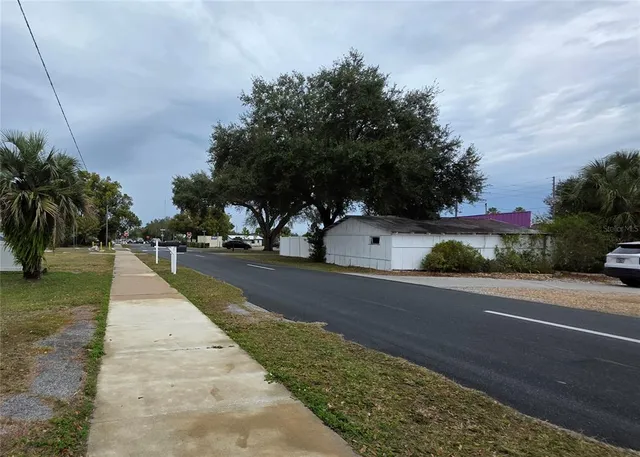 $3,000 | 5611 6th Street, Zephyrhills, FL 33542