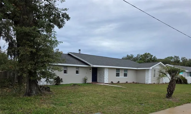 $3,000 | 5611 6th Street, Zephyrhills, FL 33542