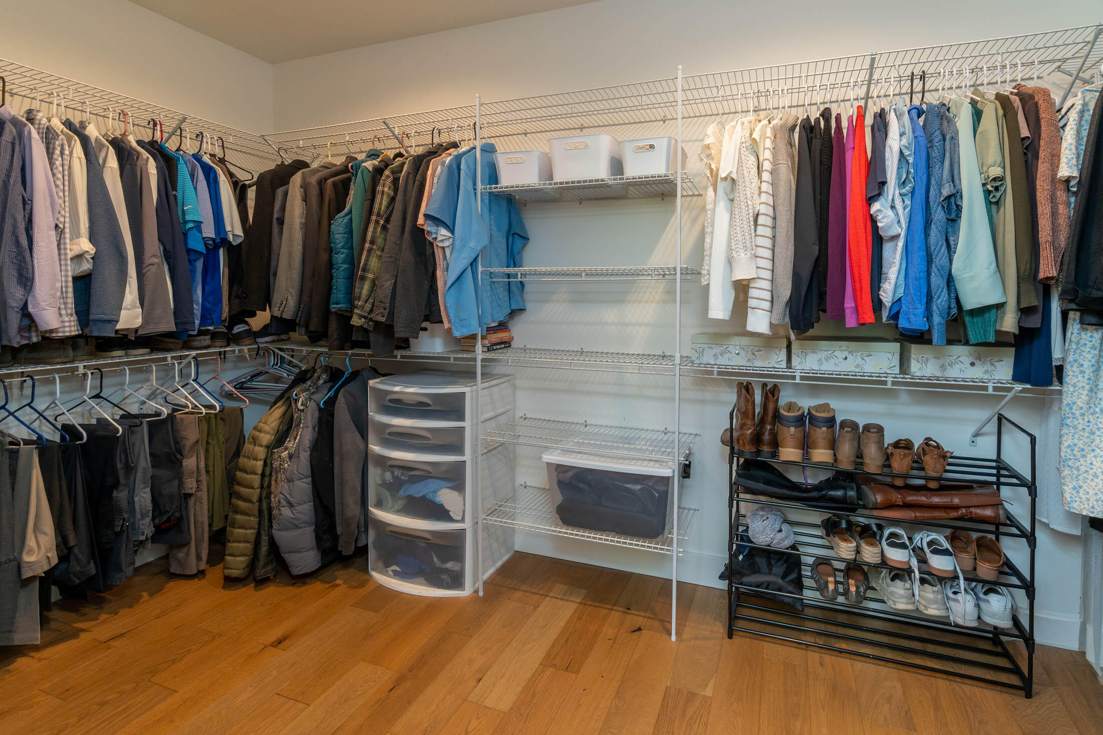 23160 Rickard Road Bend, OR 97702 - Photo 22 of 48 Primary suite closet