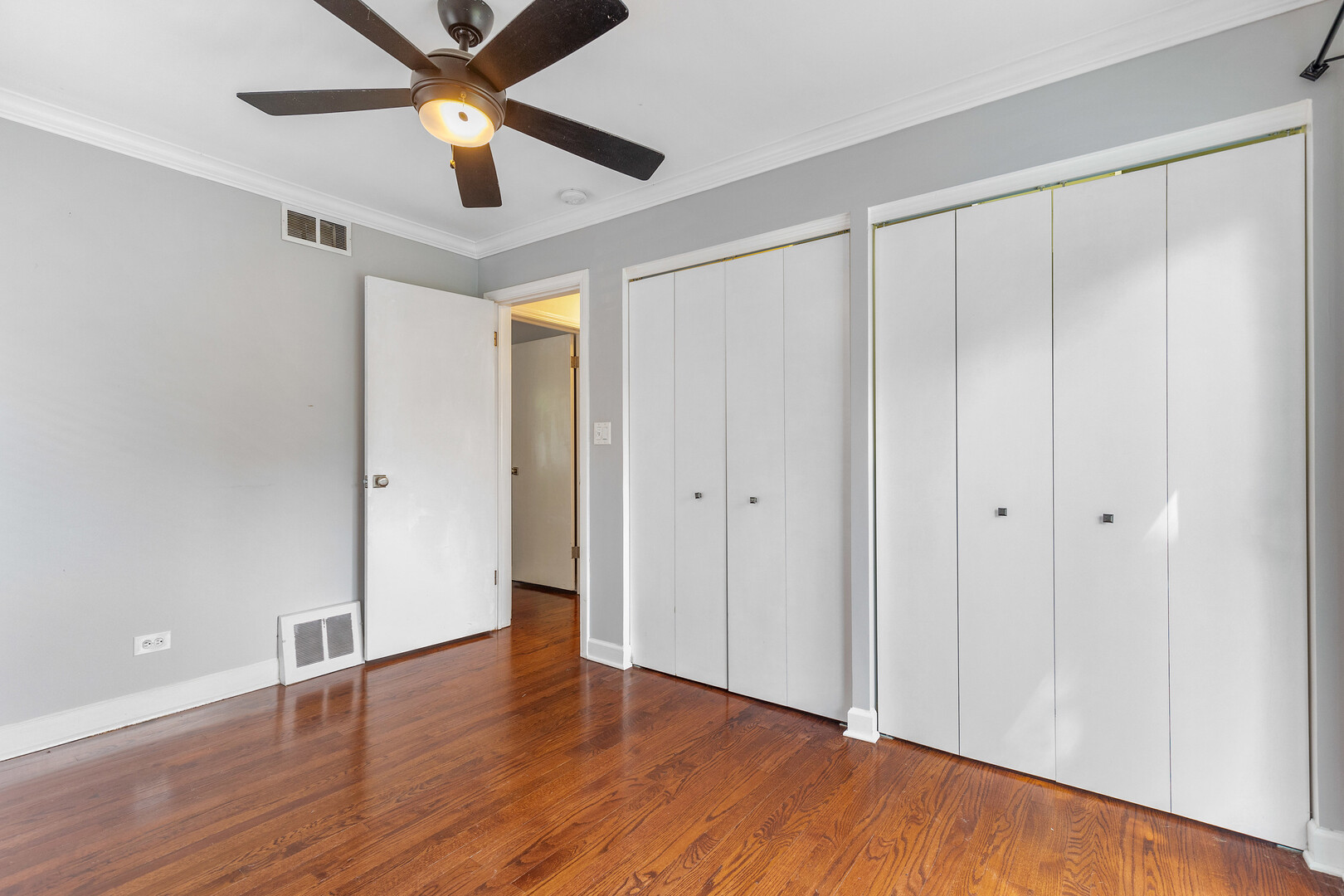 17 North Pine Street Mount Prospect, IL 60056 - Photo 17 of 32 a view of an empty room and wooden floor