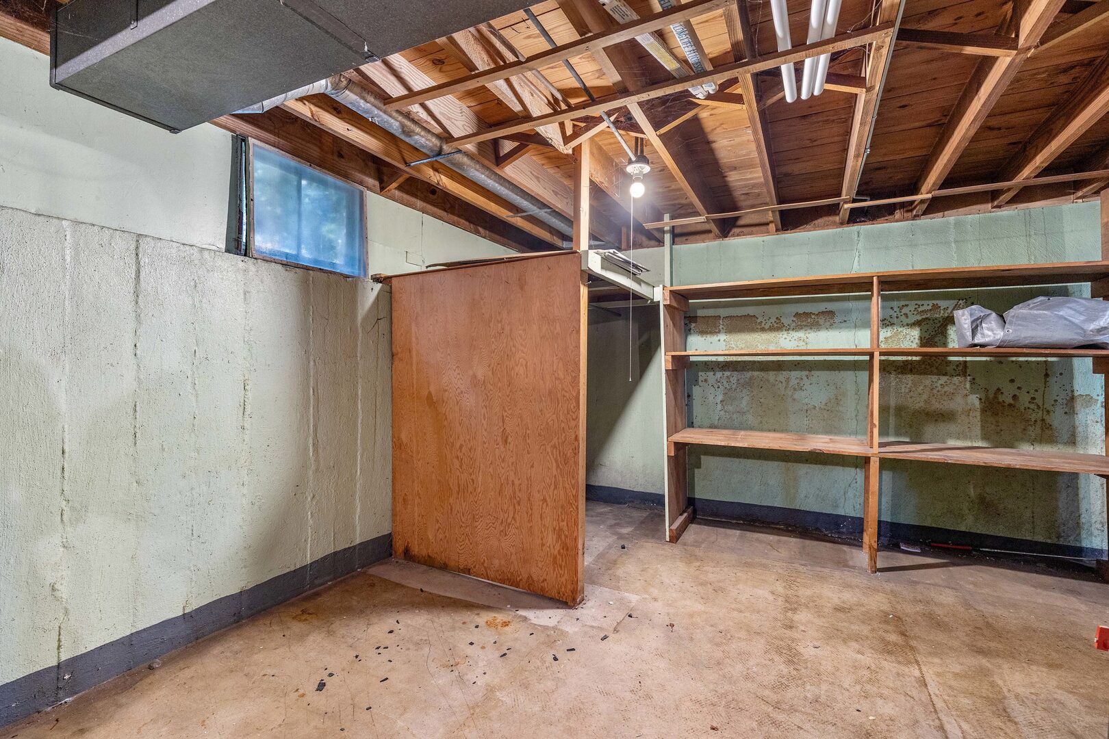 17 North Pine Street Mount Prospect, IL 60056 - Photo 22 of 32 a view of an empty room with a staircase