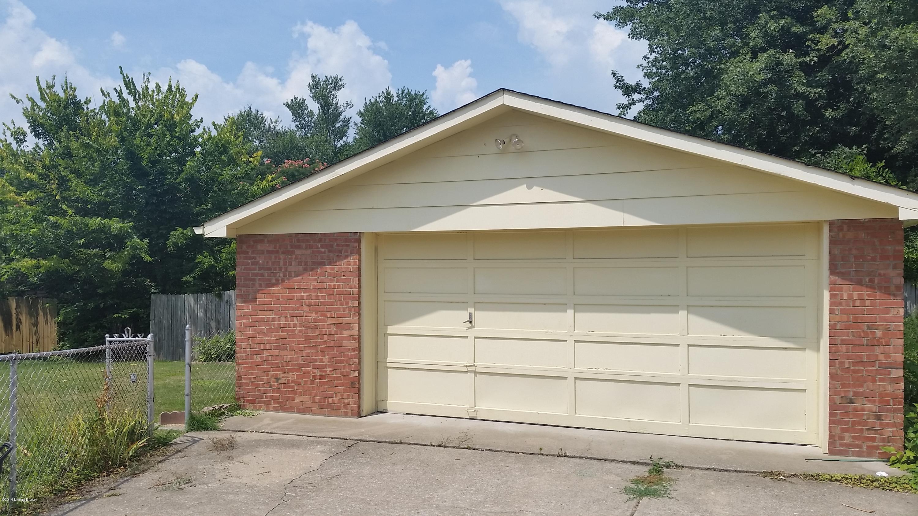 10808 Marcitis Road Louisville, KY 40272 - Photo 30 of 30 2 1/2 Car Garage!