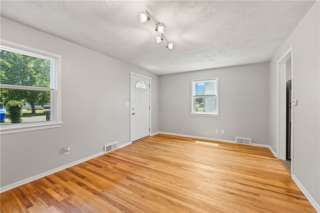 153 Greenfield Road Greece, NY 14626 - Photo 6 of 24