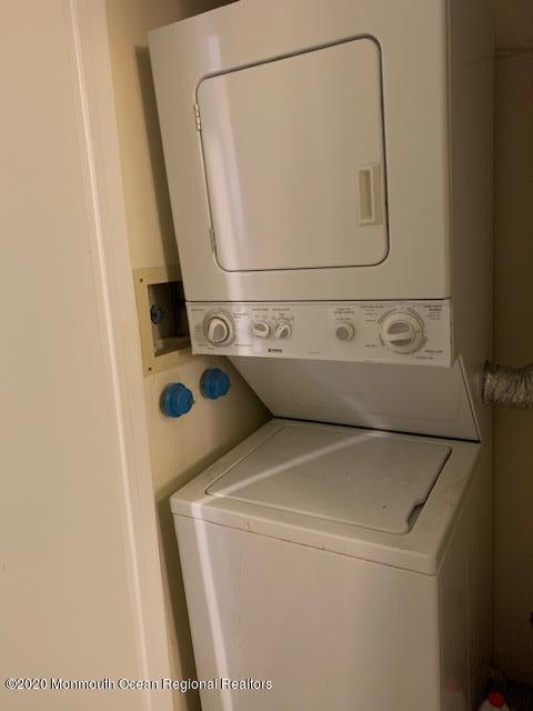 398 Brookview Court Howell, NJ 07731 - Photo 23 of 37 laundry