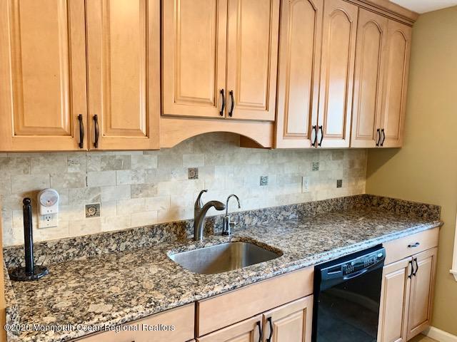 398 Brookview Court Howell, NJ 07731 - Photo 10 of 37 Oak cabinets