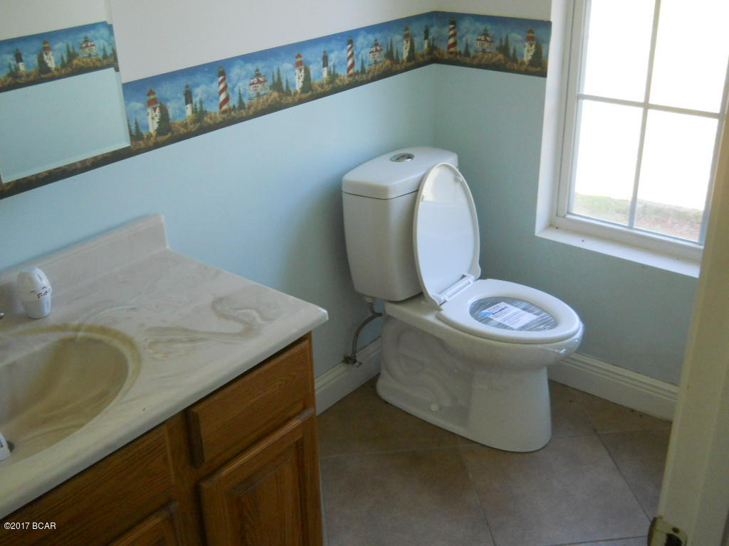3789 Holmes Valley Road Vernon, FL 32462 - Photo 9 of 20 Gallery Image 9