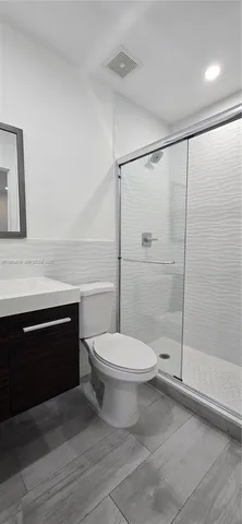 $5,950 | 3823 Thomas Avenue, Miami, FL 33133