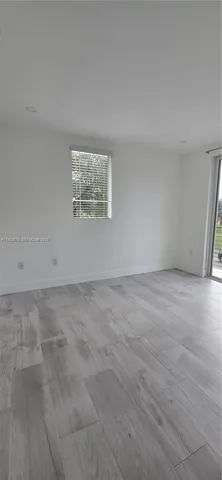 $5,950 | 3823 Thomas Avenue, Miami, FL 33133