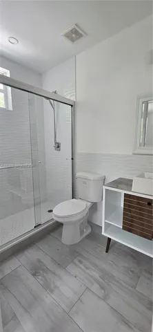 $5,950 | 3823 Thomas Avenue, Miami, FL 33133