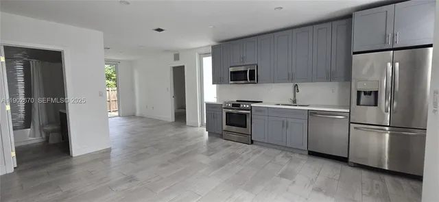 $5,950 | 3823 Thomas Avenue, Miami, FL 33133