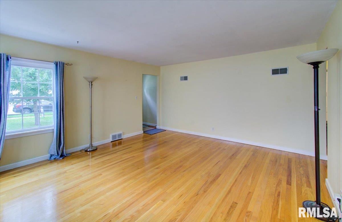 2436 South State Street Springfield, IL 62704 - Photo 4 of 29