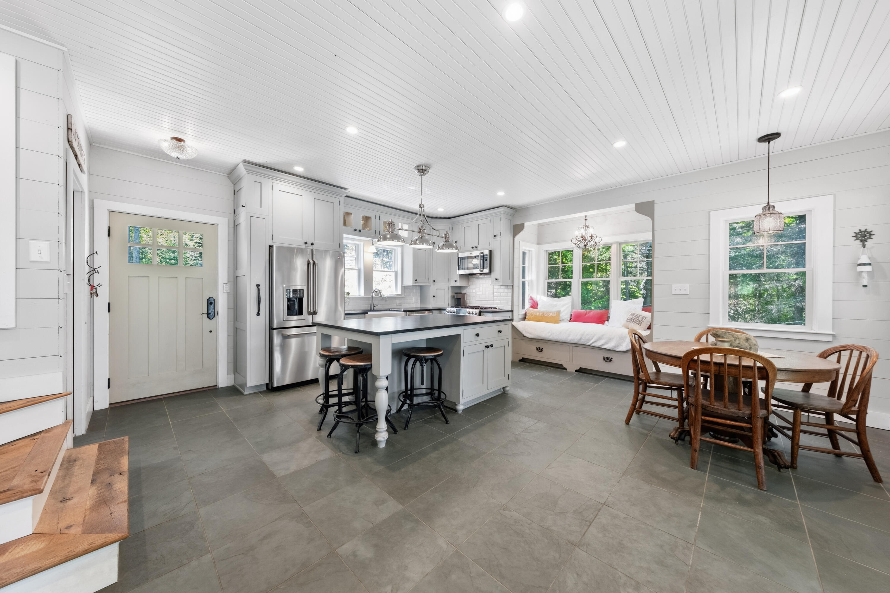 32 Ocean Ridge Road Cushing, ME 04563 - Photo 4 of 58 Kitchen dining area