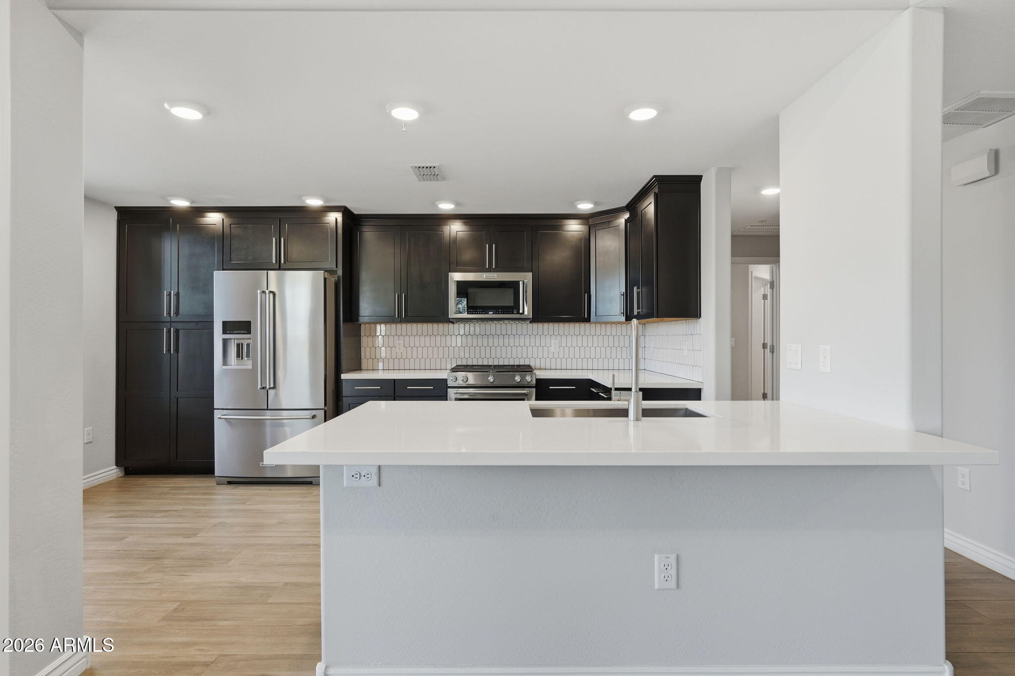 2425 West Bronco Butte Trail, Unit 1011 Phoenix, AZ 85085 - Photo 16 of 64 Kitchen