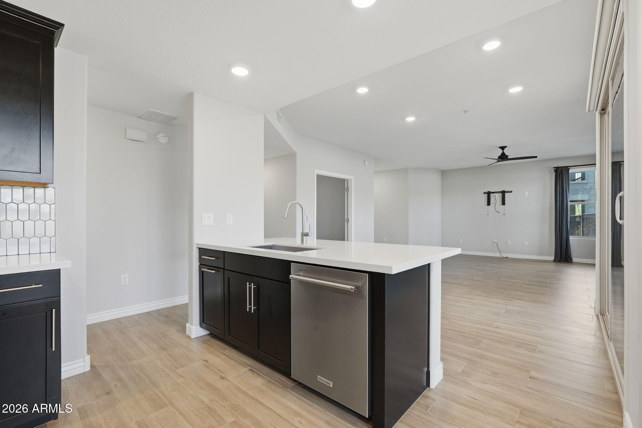 2425 West Bronco Butte Trail, Unit 1011 Phoenix, AZ 85085 - Photo 18 of 64 Kitchen