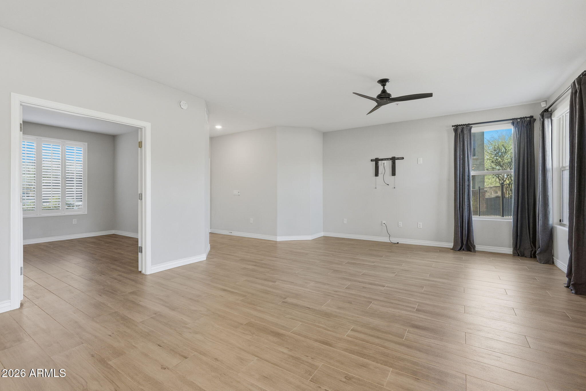 2425 West Bronco Butte Trail, Unit 1011 Phoenix, AZ 85085 - Photo 20 of 64 Great Room & Den