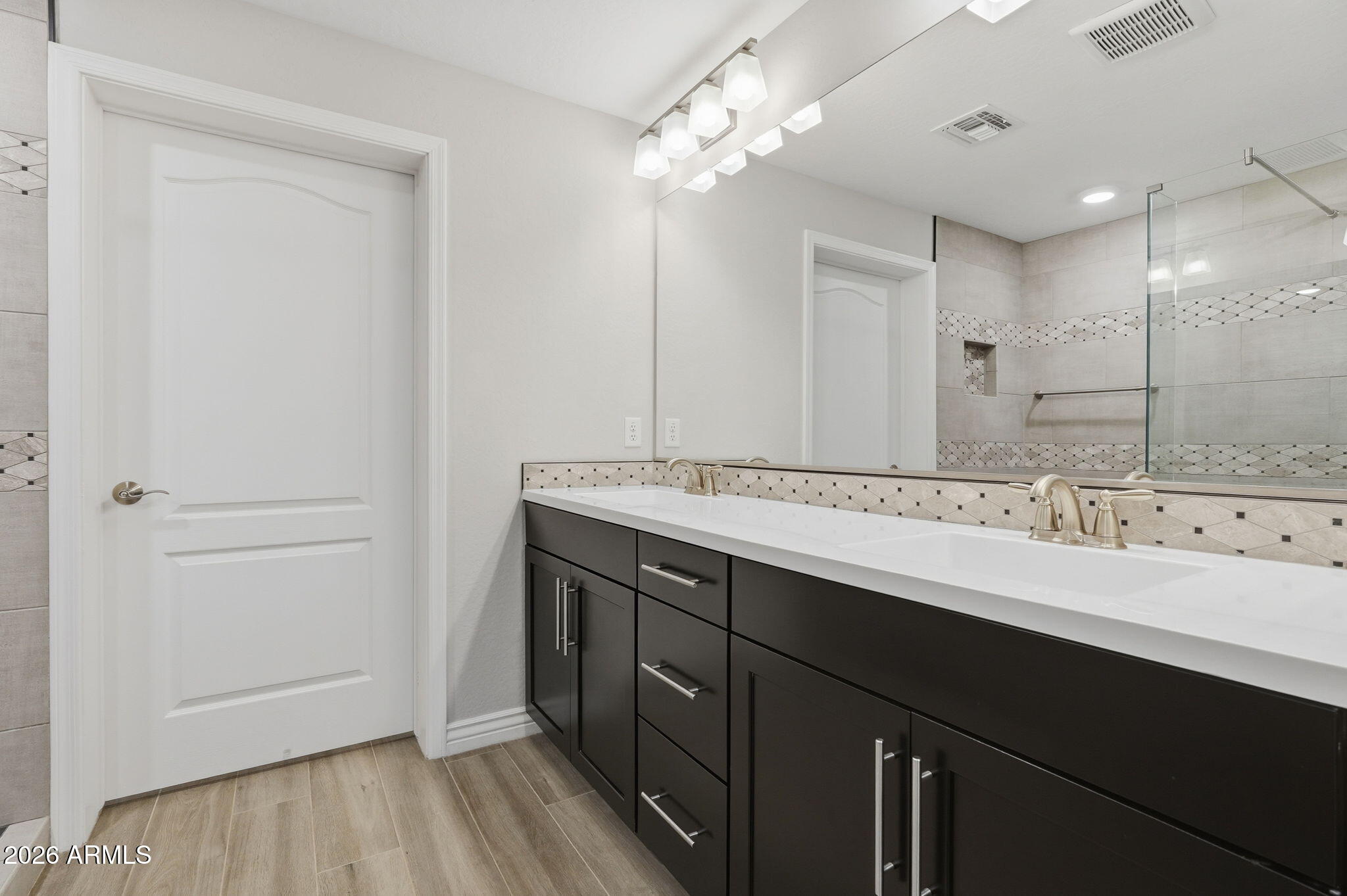 2425 West Bronco Butte Trail, Unit 1011 Phoenix, AZ 85085 - Photo 7 of 64 Primary Bath