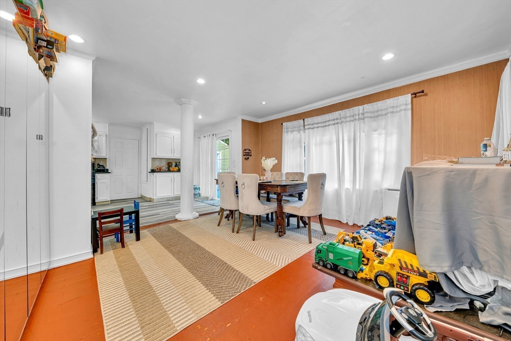 56 Park Street Hudson, MA 01749 - Photo 7 of 30