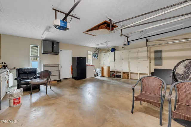 $355,000 | 117 Sandpiper Circle, Kingsport, TN 37663