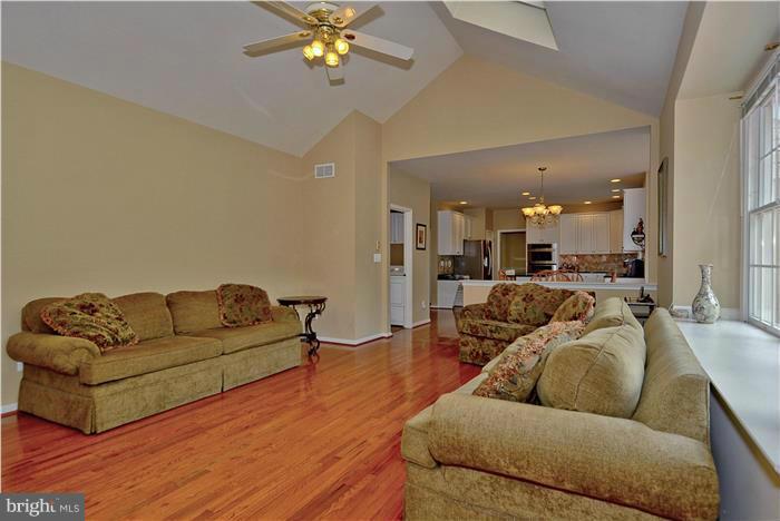 10993 Clover Hunt Court Reston, VA 20194 - Photo 15 of 30 Family Room