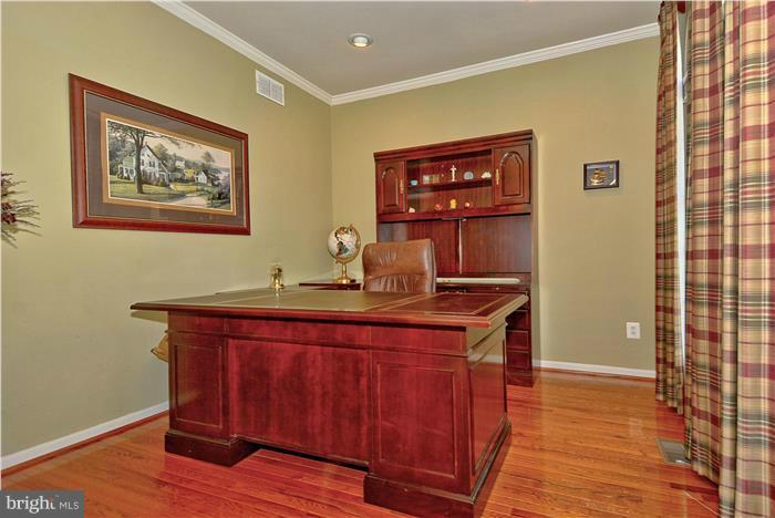 10993 Clover Hunt Court Reston, VA 20194 - Photo 16 of 30 Main Level Study
