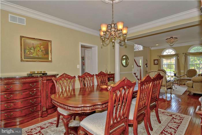 10993 Clover Hunt Court Reston, VA 20194 - Photo 6 of 30 Dining Room