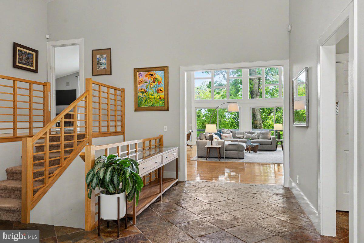 13 High Road New Hope, PA 18938 - Photo 4 of 56 a living room with furniture and a potted plant