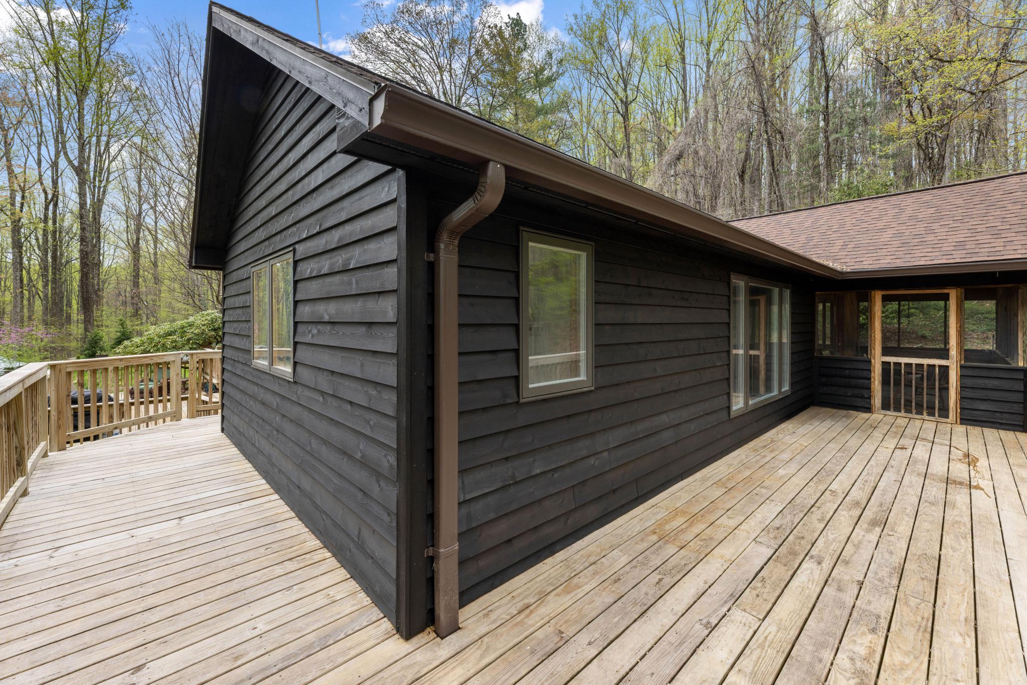 902 Harris Hollow Road Washington, VA 22747 - Photo 34 of 54 a view of wooden deck