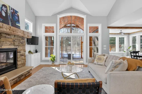 $999,900 | 21 Saw Mill Court, Wilton, NY 12866