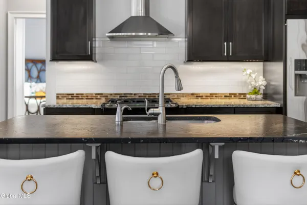 $999,900 | 21 Saw Mill Court, Wilton, NY 12866