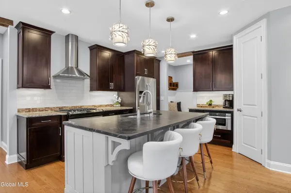 $999,900 | 21 Saw Mill Court, Wilton, NY 12866