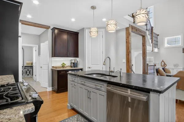 $999,900 | 21 Saw Mill Court, Wilton, NY 12866