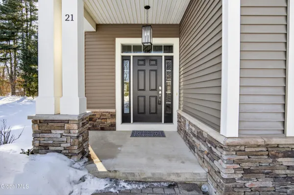 $999,900 | 21 Saw Mill Court, Wilton, NY 12866