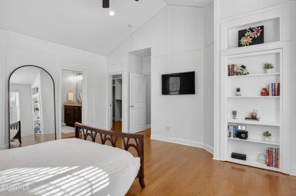 $999,900 | 21 Saw Mill Court, Wilton, NY 12866