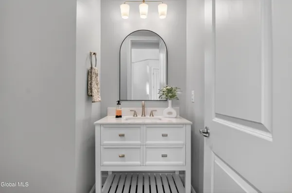 $999,900 | 21 Saw Mill Court, Wilton, NY 12866