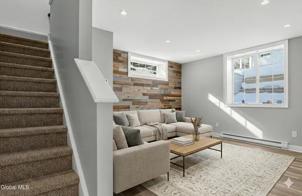 $999,900 | 21 Saw Mill Court, Wilton, NY 12866