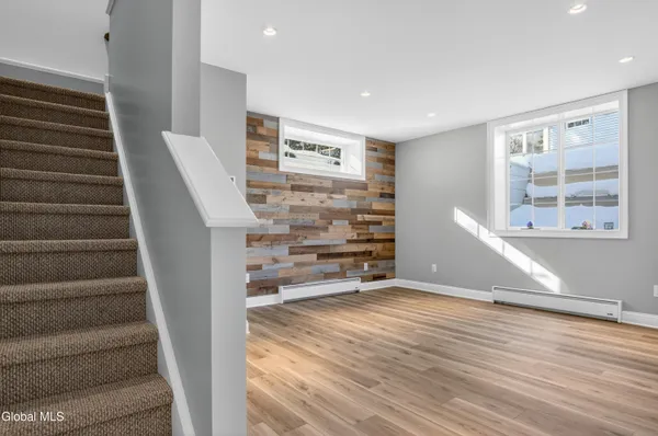 $999,900 | 21 Saw Mill Court, Wilton, NY 12866