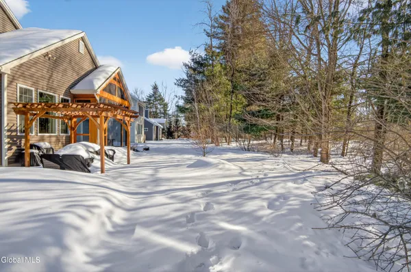 $999,900 | 21 Saw Mill Court, Wilton, NY 12866