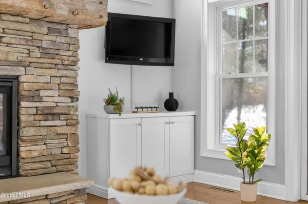 $999,900 | 21 Saw Mill Court, Wilton, NY 12866