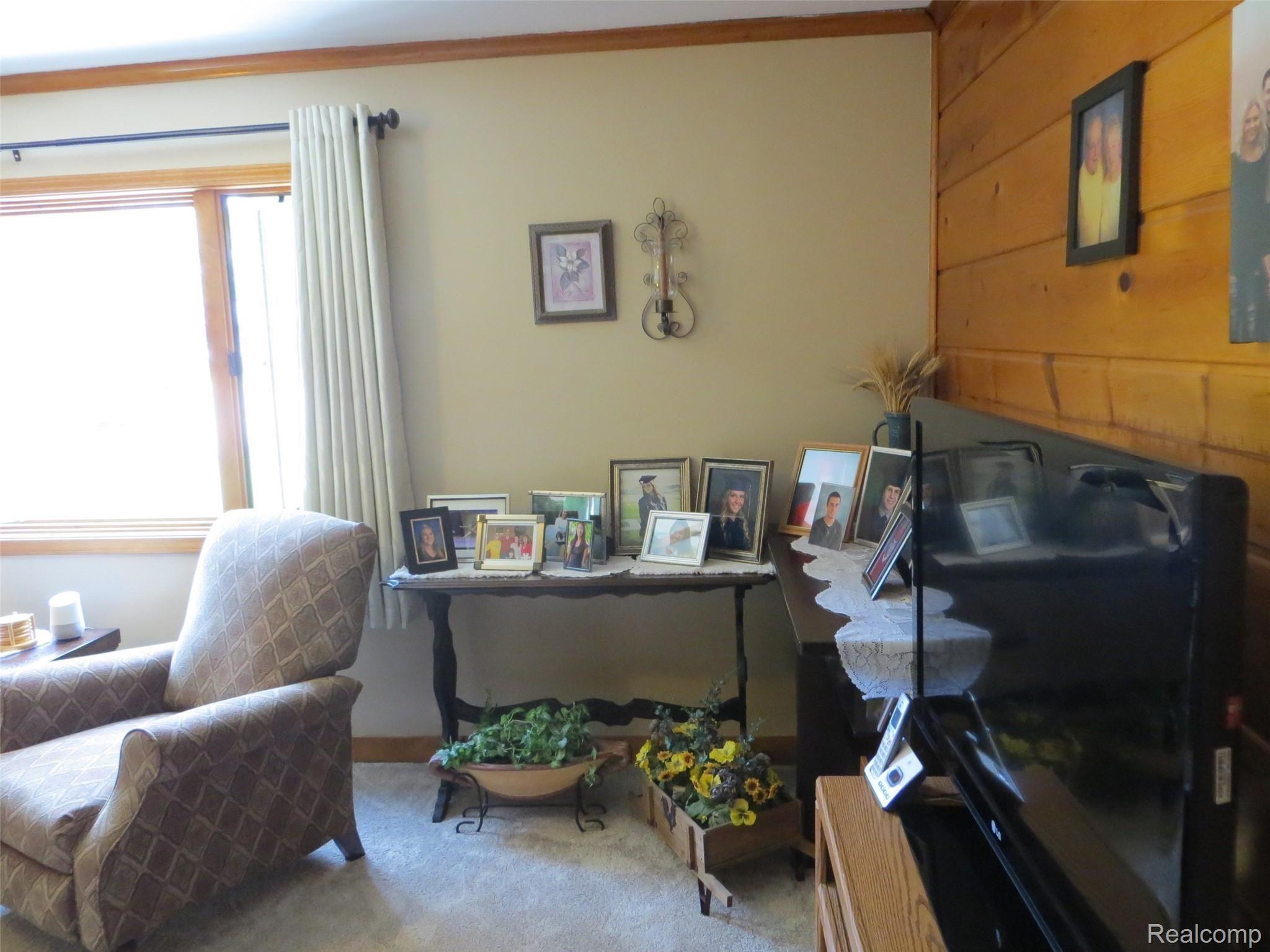 8819 Crescent Beach Road Pigeon, MI 48755 - Photo 5 of 37 5.JPG