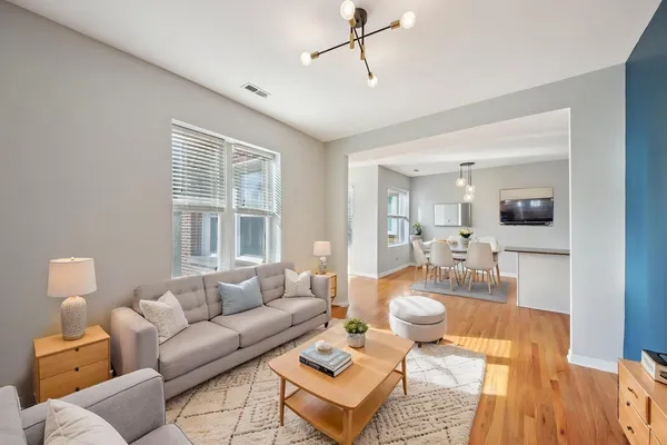 $235,000 | 4907 North Lawndale Avenue, Unit 2, Chicago, IL 60625