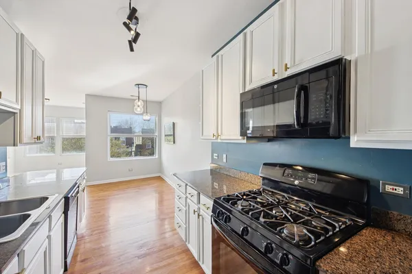 $235,000 | 4907 North Lawndale Avenue, Unit 2, Chicago, IL 60625